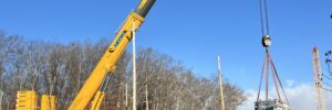 550 ton Liebherr crane working lifting