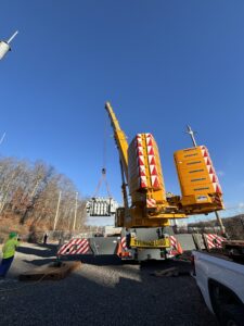550 ton Liebherr crane lifting